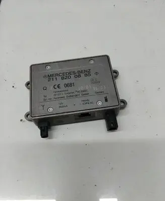 Mercedes-Benz ML W163 Aerial antenna amplifier 2118200885 09702112