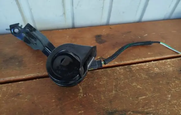 Peugeot 2008 II Horn signal 9827213580