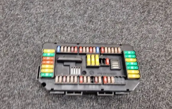 BMW X5 F15 Fuse module 6819653 937925 1932600000