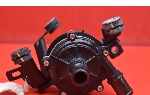 Hyundai Kona I Water pump 2510008HB0
