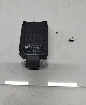 Volkswagen Golf Plus Aerial antenna amplifier 5M0035570B 7617310031