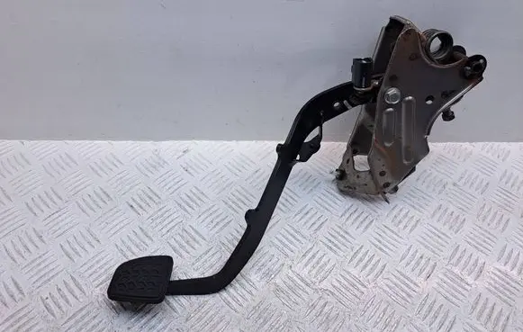 Toyota Corolla Verso AR10 Clutch pedal 551070F030 313010F070 3132152010
