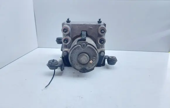 Audi A4 S4 B5 8D ABS Pump 8D0614111