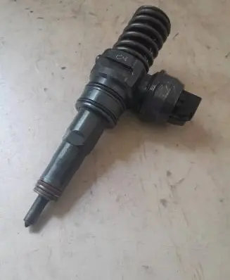 Seat Alhambra (Mk1) Fuel injector 038130073AK