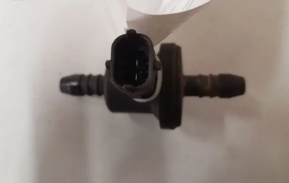 Opel Astra H Vacuum valve 55353802