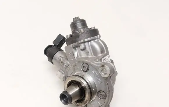 Mercedes-Benz C W206 Fuel injection high pressure pump A6540709402 0445011522