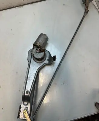 Volkswagen Transporter - Caravelle T3 Front wiper linkage 13232