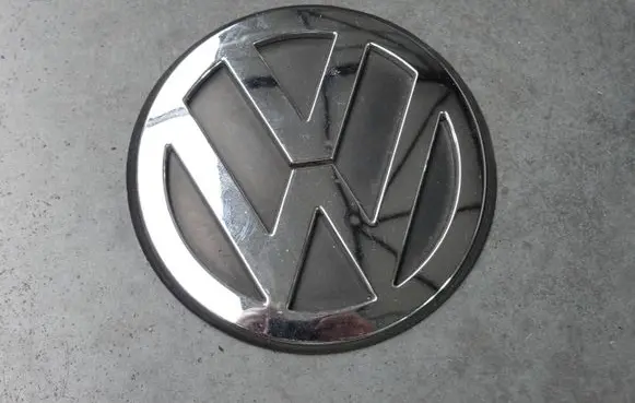 Volkswagen New Beetle Manufacturer badge logo/emblem 1C0853630M