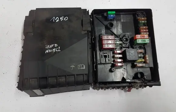 Volkswagen Tiguan Fuse box set 1K0937125DIAUTOPI 1K0937125D