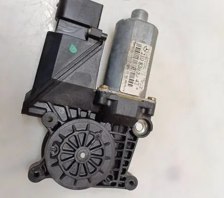 Mercedes-Benz E W210 Rear door window regulator motor 2108205342 0130821699