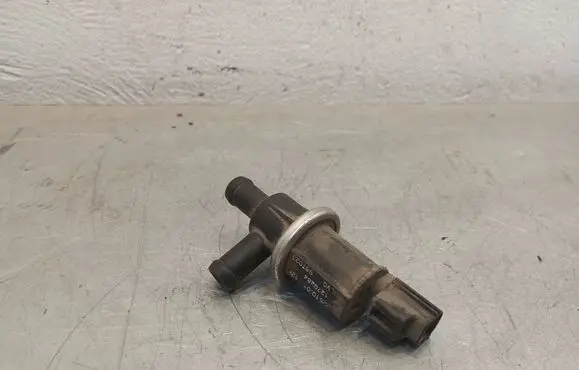 Volvo C70 Fuel tank valve 72251001 98T023 1270284