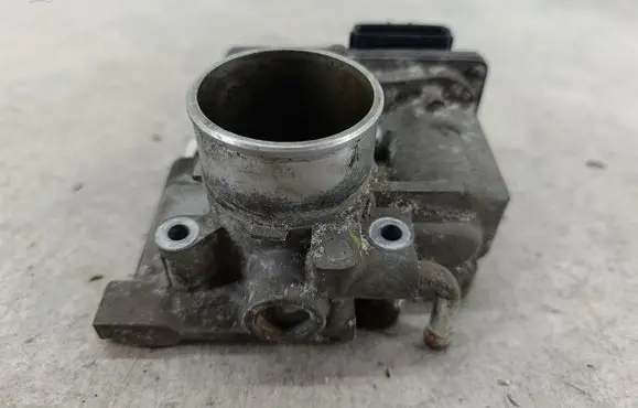 Mazda 6 Throttle body valve R2AA136B0