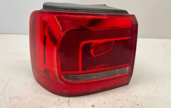 Volkswagen Touran II Rear/tail lights 176405