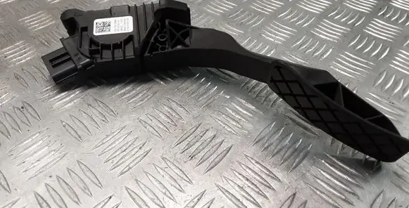 Volkswagen Golf VII Accelerator throttle pedal 5Q2723503D