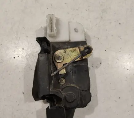 Peugeot 607 Rear door lock