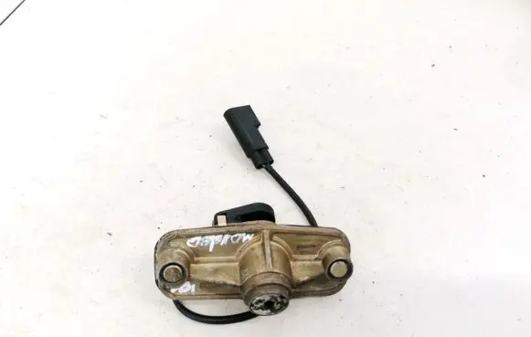 Ford Mondeo Mk III Tailgate exterior lock ur202803a
