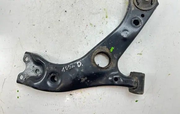 Toyota C-HR I Front lower control arm/wishbone