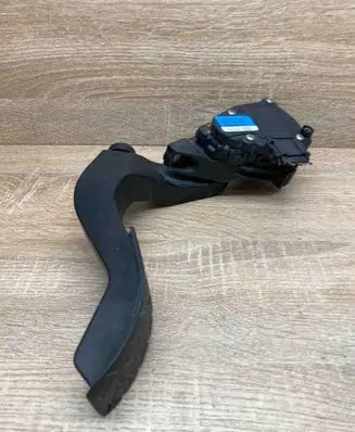 Audi A6 S6 C5 4B Accelerator throttle pedal 8D1723523N 6PV008376