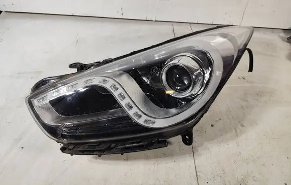 Hyundai i40 Headlight/headlamp 921013Z095 921013Z090