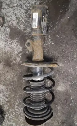 Toyota Auris 150 Front shock absorber with coil spring
