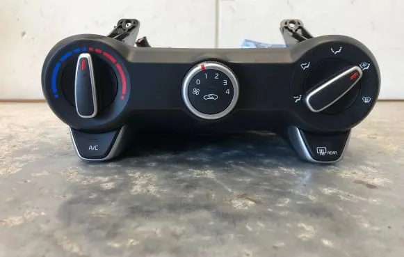 KIA Rio Climate control unit 97250-H8020