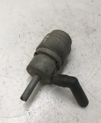 Audi A4 S4 B5 8D Windscreen/windshield washer pump 893955665