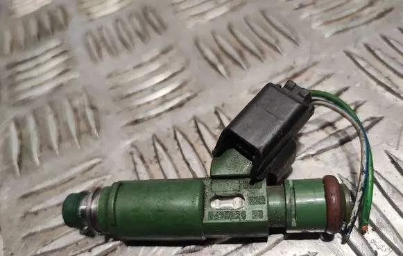 Volvo S80 Fuel injector 9470229