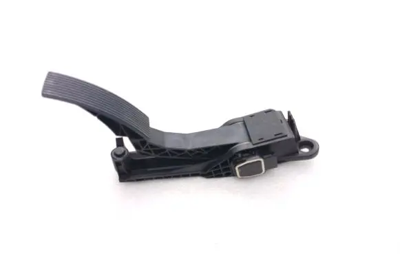 Mercedes-Benz ML W164 Accelerator throttle pedal A1643000104 040406 0189