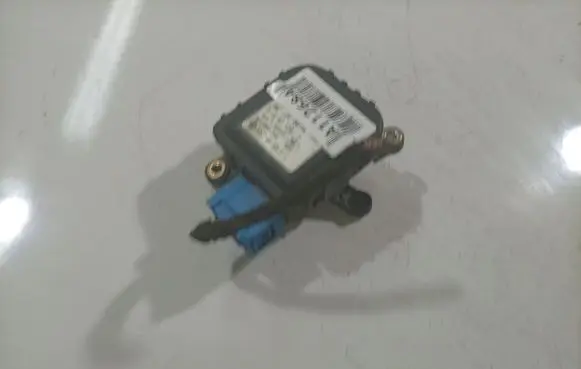 Audi A6 S6 C5 4B Air flap motor/actuator 0132801129