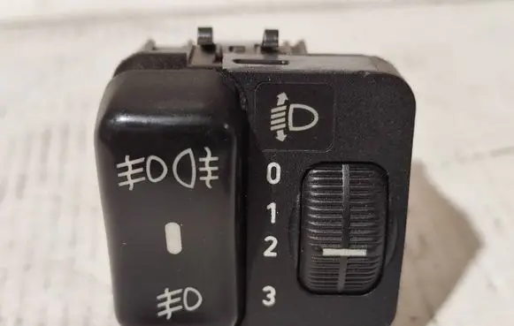 Mercedes-Benz Vito Viano W638 Headlight level height control switch 0075451524