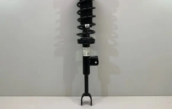 BMW 5 G30 G31 Front shock absorber with coil spring 6866623