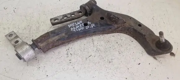 Nissan Almera Tino Front lower control arm/wishbone