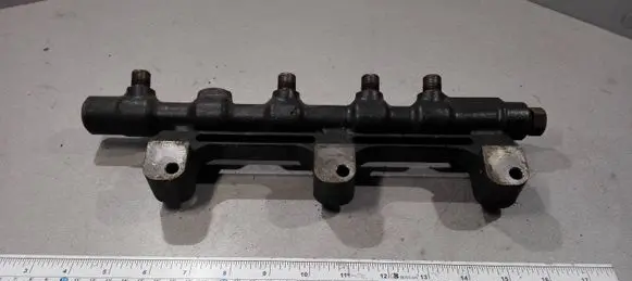Fuel main line pipe