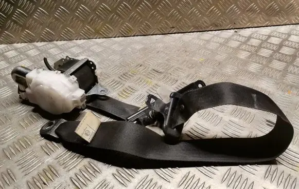 Lexus IS 220D-250-350 Front seatbelt 7M7750P