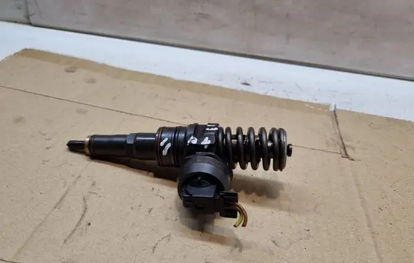 Audi A4 S4 B6 8E 8H Fuel injector 038130073AR