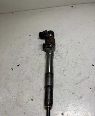Volkswagen Golf VI Fuel injector 03L130277B