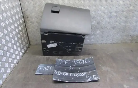 Opel Vectra C Glove box