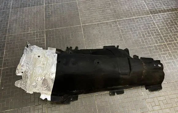 Jeep Grand Cherokee WL Exhaust heat shield 68360746AE