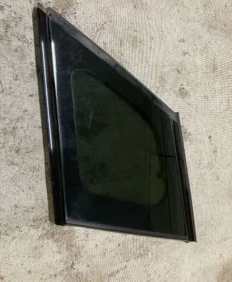 Land Rover Evoque I Rear side window