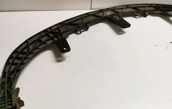 Front bumper lip