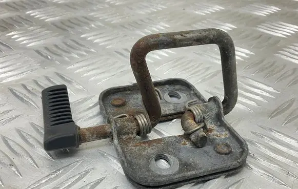 Volkswagen PASSAT B8 Engine bonnet/hood lock/latch loop/hook 3G0823186