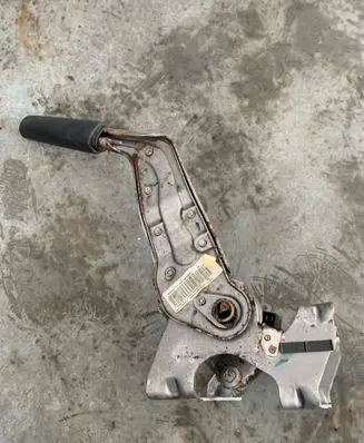 Citroen Berlingo Hand brake release handle 9680786377