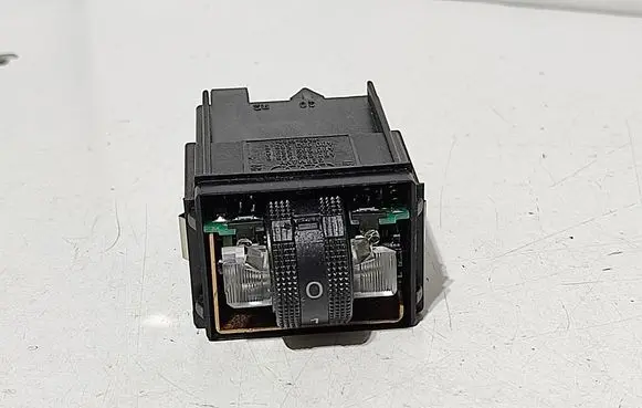 Audi A6 S6 C5 4B Seat heating switch 4B0963563B 4B0963563C 4B0963563E