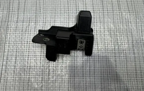 Renault Kangoo II Radiator mount bracket 622130313R