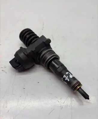 Volkswagen PASSAT B6 Fuel injector 0414720312