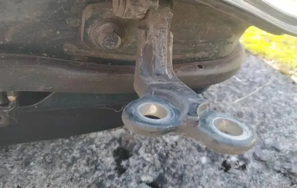 Jaguar X-Type Rear door lower hinge