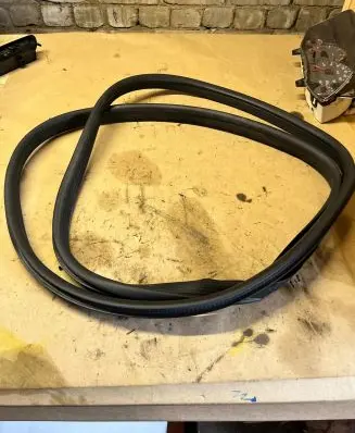 Ford Mondeo MK IV Front door rubber seal 