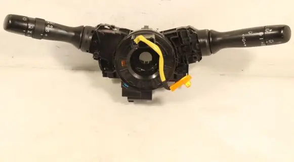 Toyota Yaris Light switch 17F144