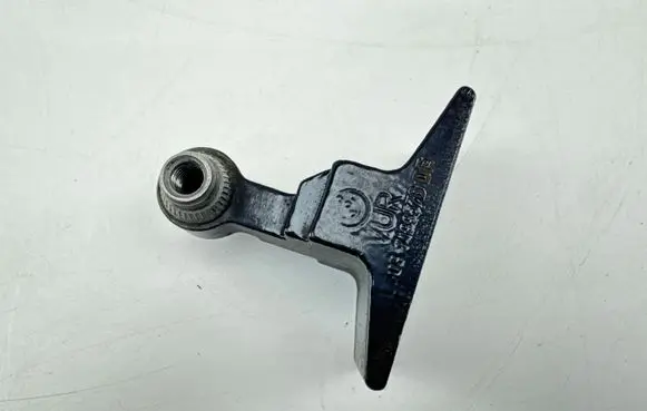 BMW 5 F10 F11 Front door lower hinge 7199576
