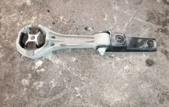 Volkswagen Up Engine mount bracket 1S0199851